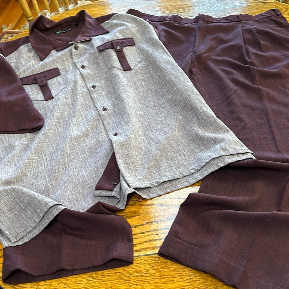 Montique burgandy walking suit. Size 4XL. Good used condition. Loose seam.